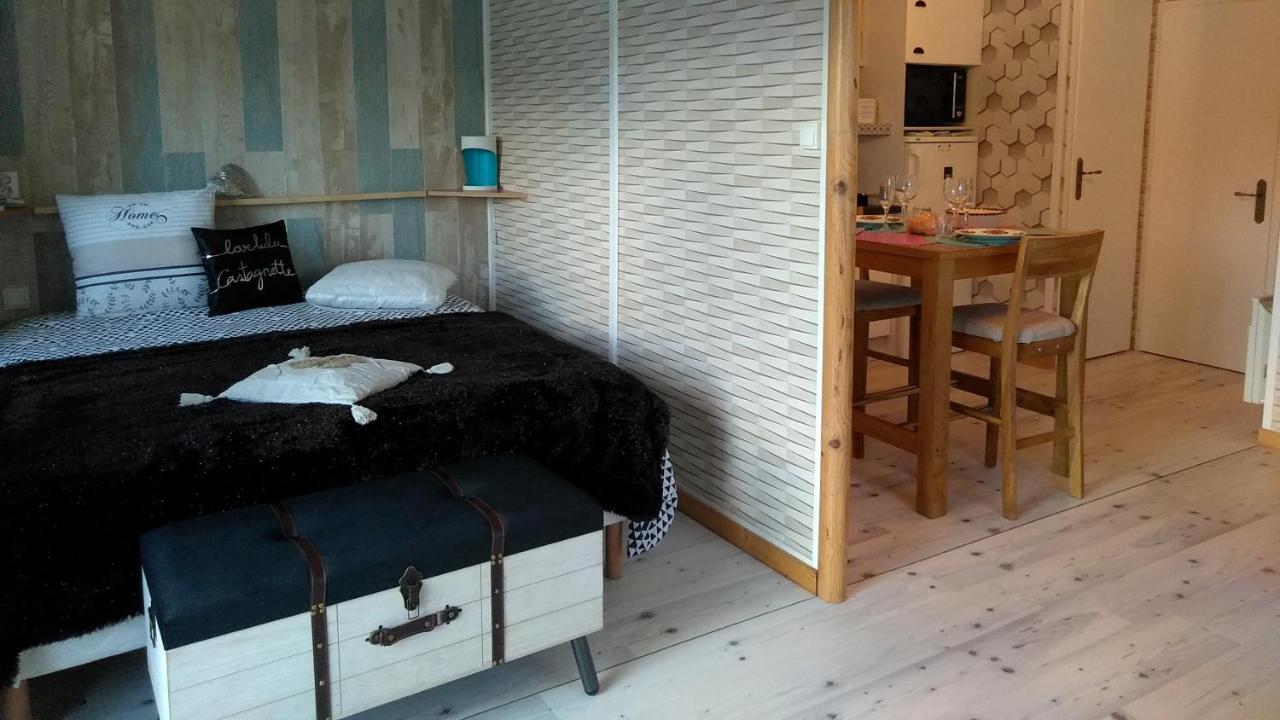 Le Haut Village Chambre D'Hotes Mobi-Loft Cosy Sauna ,Douche ,Chromotherapie Arrest Exterior foto